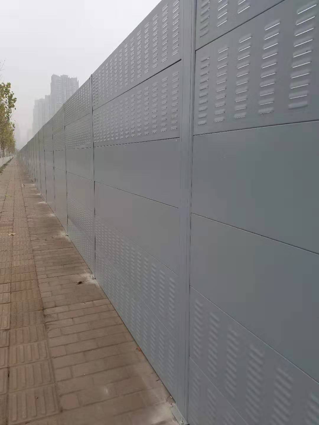 鋁合金圍檔安裝現(xiàn)場(chǎng)